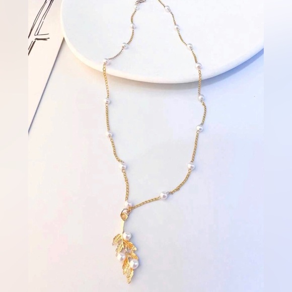 “Pretty Pearl Fern Leaf” Gold Wavy Textured Pearl Bead Chic Nature Boho Necklace - Picture 7 of 9